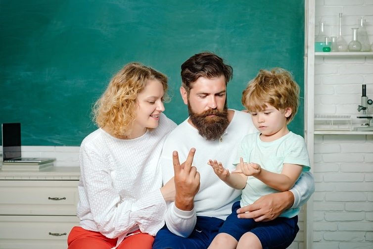 counting activities for toddlers-counting on fingers